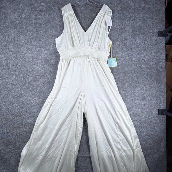 CeCe Pants - NWT CeCe Plisse Jumpsuit Womens XL White V-Neck Comfort Smocked-Waist Sleeveless